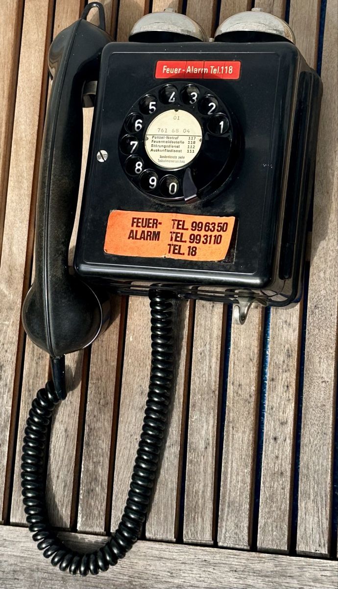 Telefoni: Original Schweizer PTT Notruf-Wandtelefon – Usato da Kleindöttingen venduto da lau_k778 1