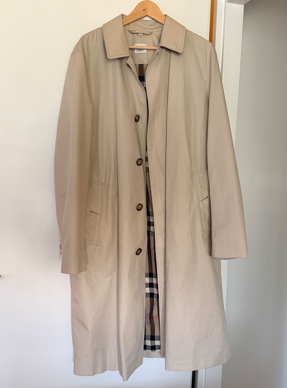 Burberry Mäntel: Parka Burberry – Gebraucht aus châtelaine von bir_9mxf