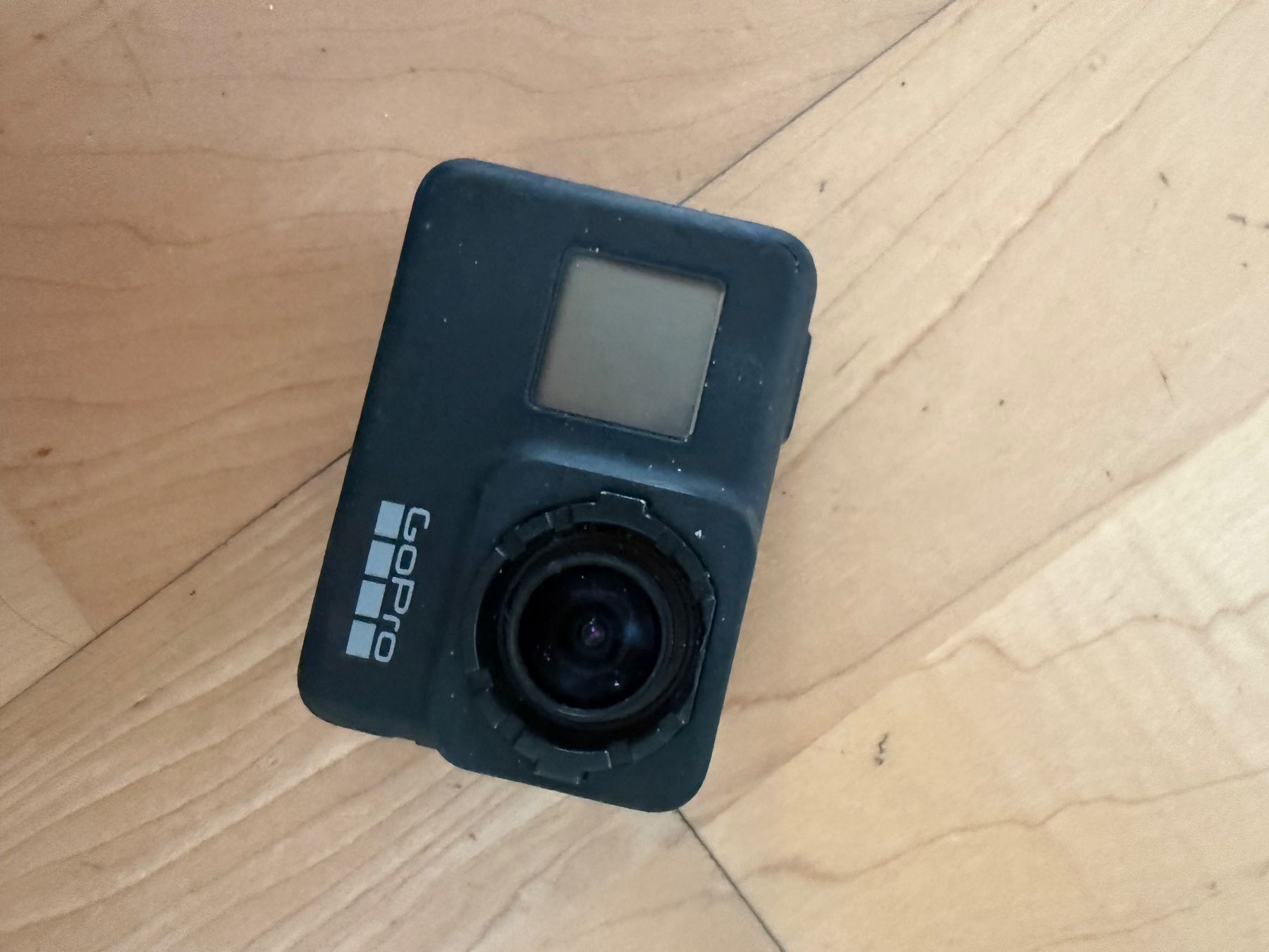 Gopro Action Cam: GoPros mit diversem Zubehör – Gebraucht aus Zürich von fionaolivia 4
