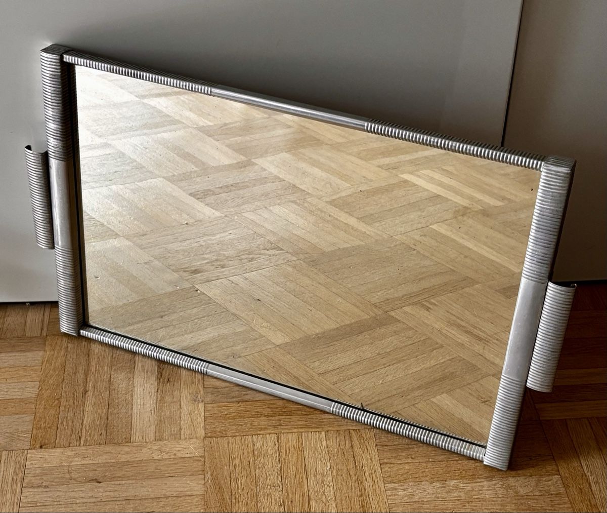Servierplatten: Art-Déco-Spiegeltablett – Gebraucht aus Lugano von Paolabiesse