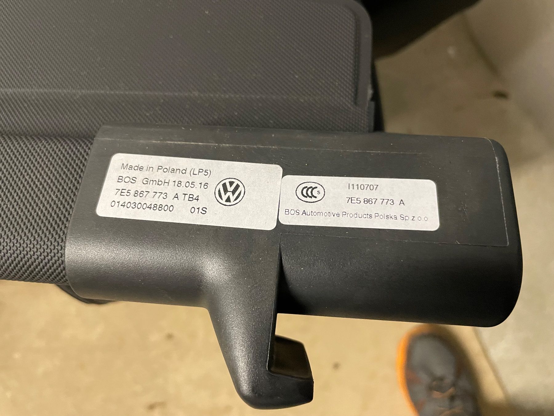 VW Alle Autoersatzteile: VW T6, VW T6.1 Kofferraumabdeckung – Gebraucht aus Islikon von Franzz 1