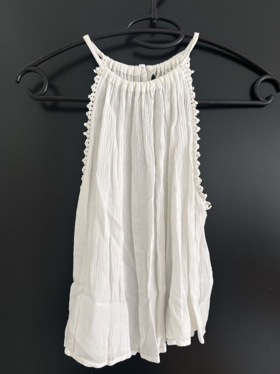 Tops: Weisses Top mit Rüschen – Gebraucht aus St. Niklausen LU von car_2562