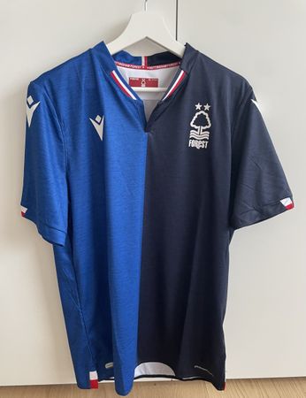 Nottingham Forrest Fussball Trikot NEU - Gr. L