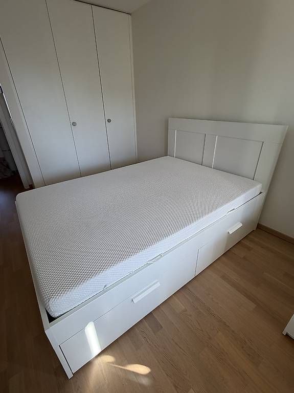 Divani: Reservé- Ikea Lit avec tiroirs + canapé + matelas  à Nyon – Usato da Nyon venduto da Deb_D39