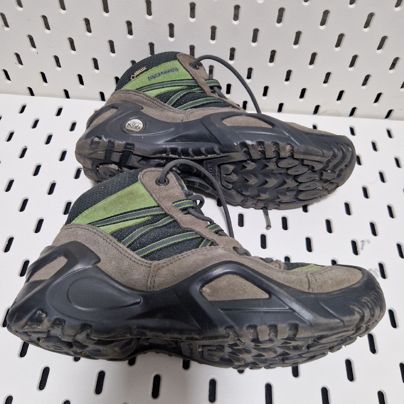 Lowa Scarpe per ragazzi: Robuste Lowa Wanderschuhe, Grösse 35 – Usato da Gwatt (Thun) venduto da Letzte-Chance-III 4