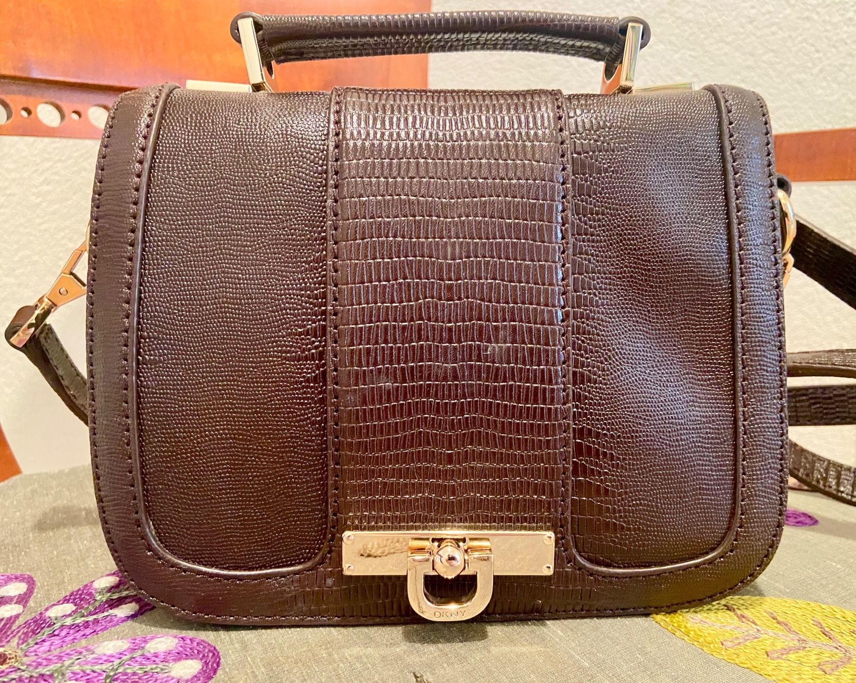 DKNY Borse da donna: Handtasche Brown DKNY – Usato da Zürich venduto da bes_6mnv