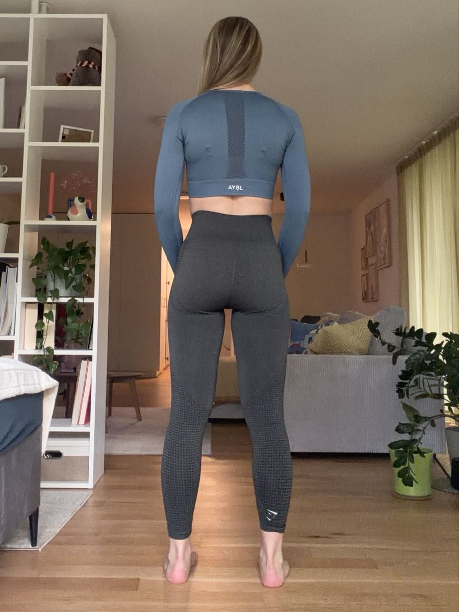 Gymshark Leggings: DUNKELGRAUE GYMSHARK SPORTLEGGINGS – Usato da Zürich venduto da dbu_s8p2 1