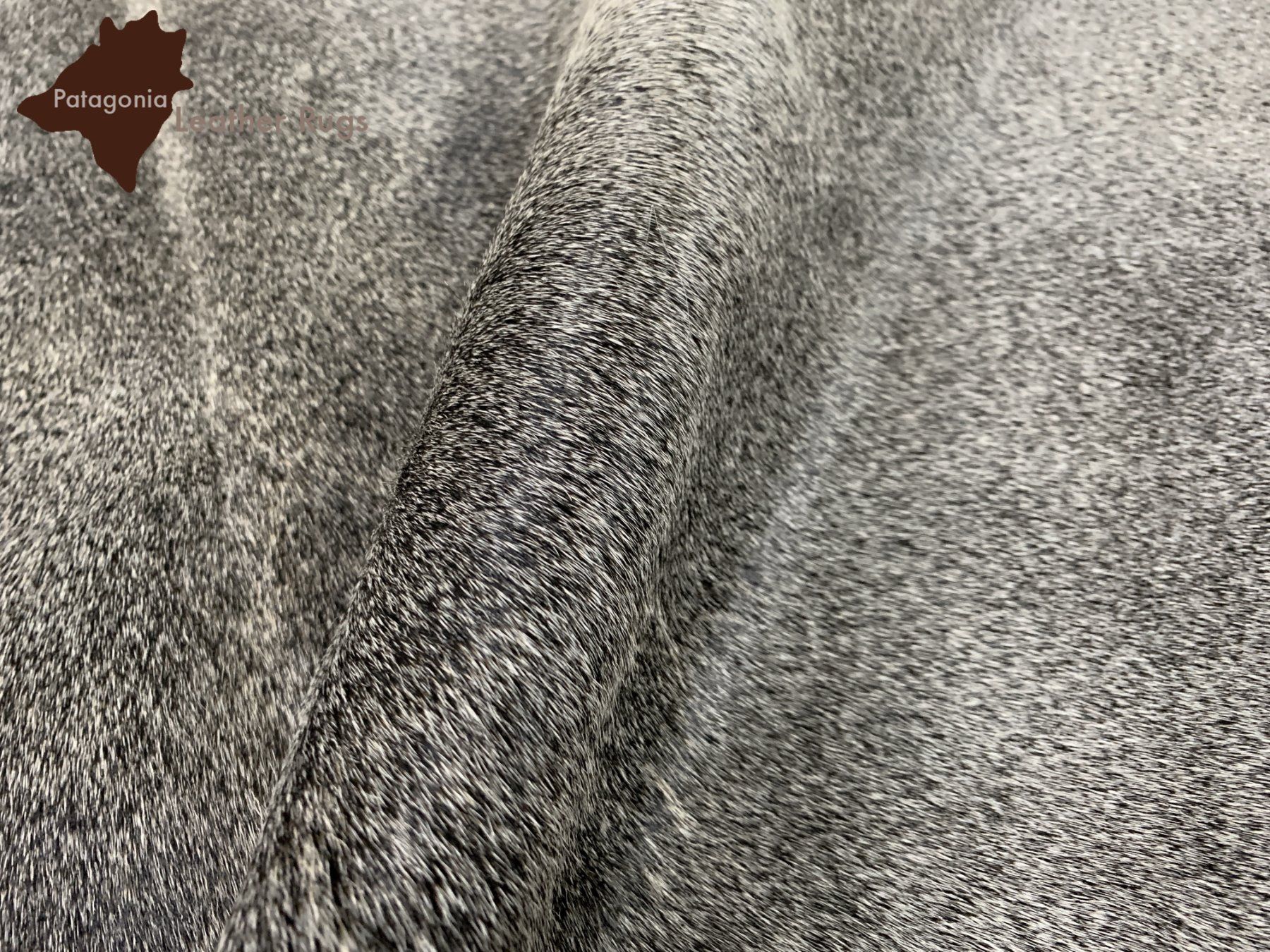 Tappeti: Kuhfell Teppich Grey – Nuovo e nell'imballaggio originale da Arbedo venduto da patagonialeatherrugs 2