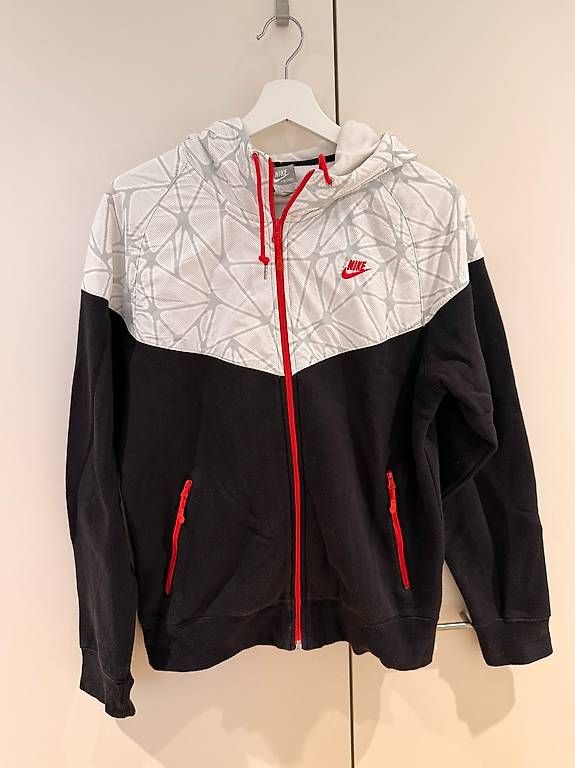 Giacche: Nike Jacke weiss/schwarz – Usato da Hindelbank venduto da sarahcw