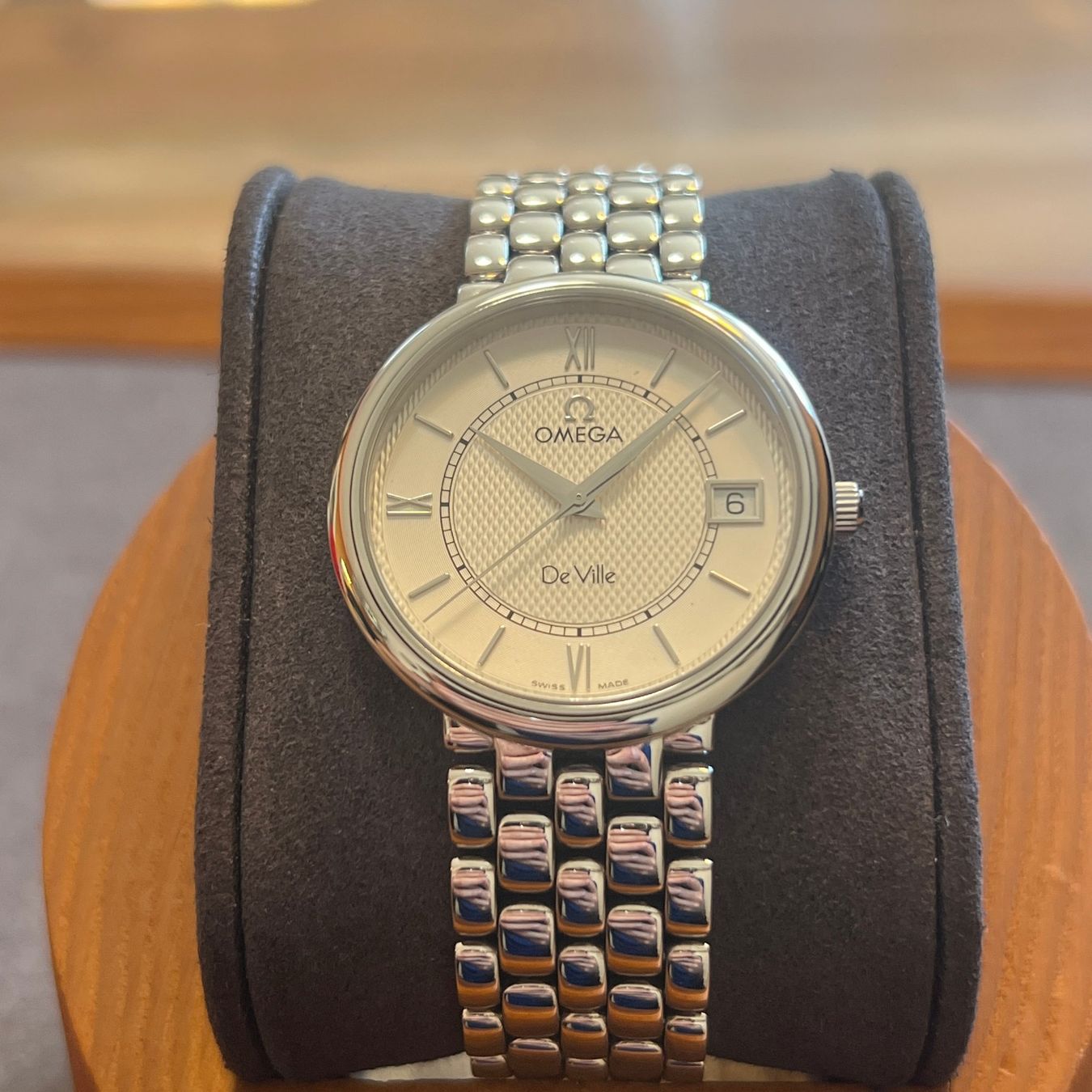 Omega Uhren: Omega De ville Silver Dial Quartz 396.2532 – Gebraucht aus Carouge GE von Watchaser