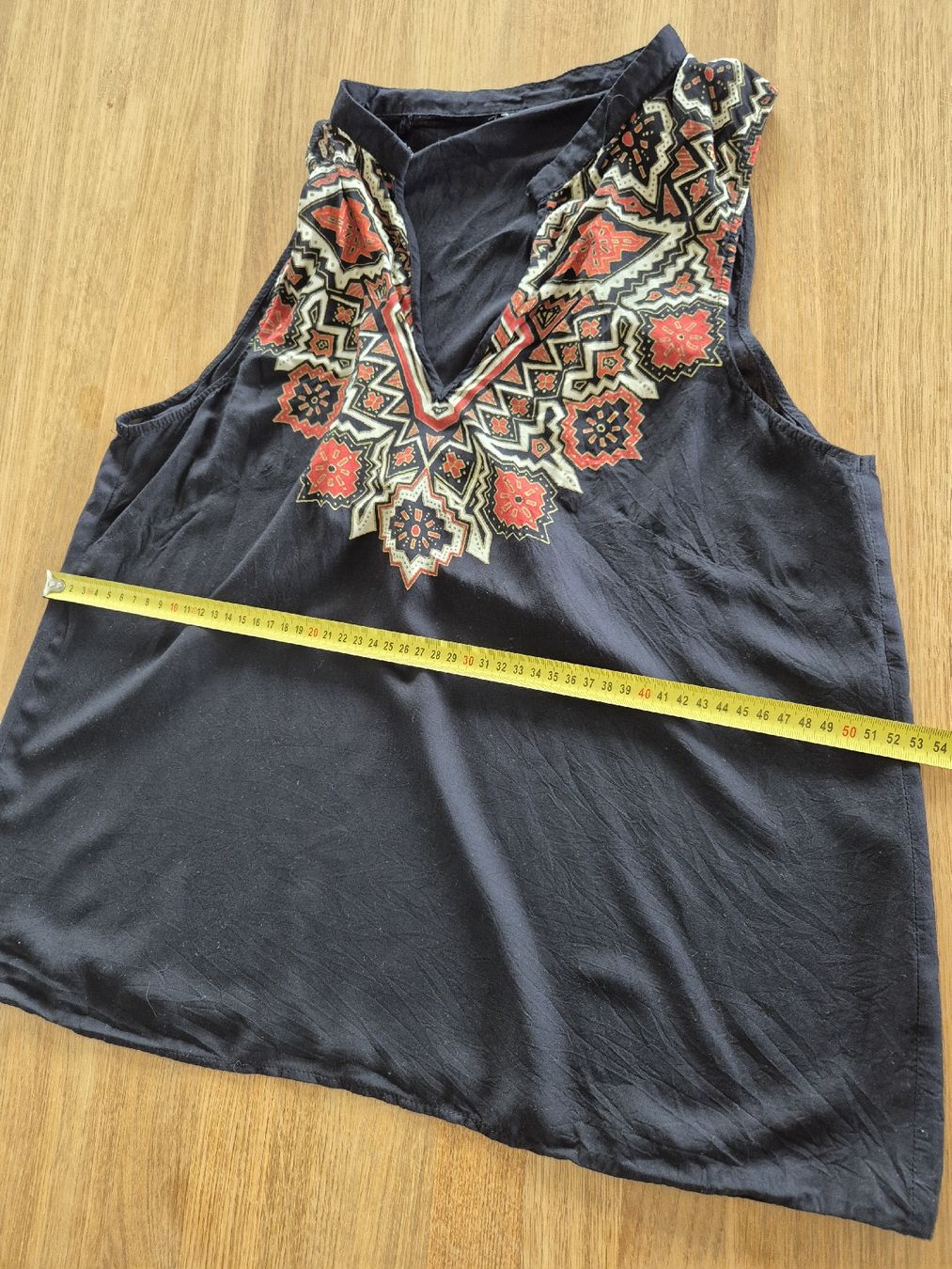 Top: Sommer Boho Top ärmellos schwarz rot gemustert – Usato da Bern venduto da miruslav 5