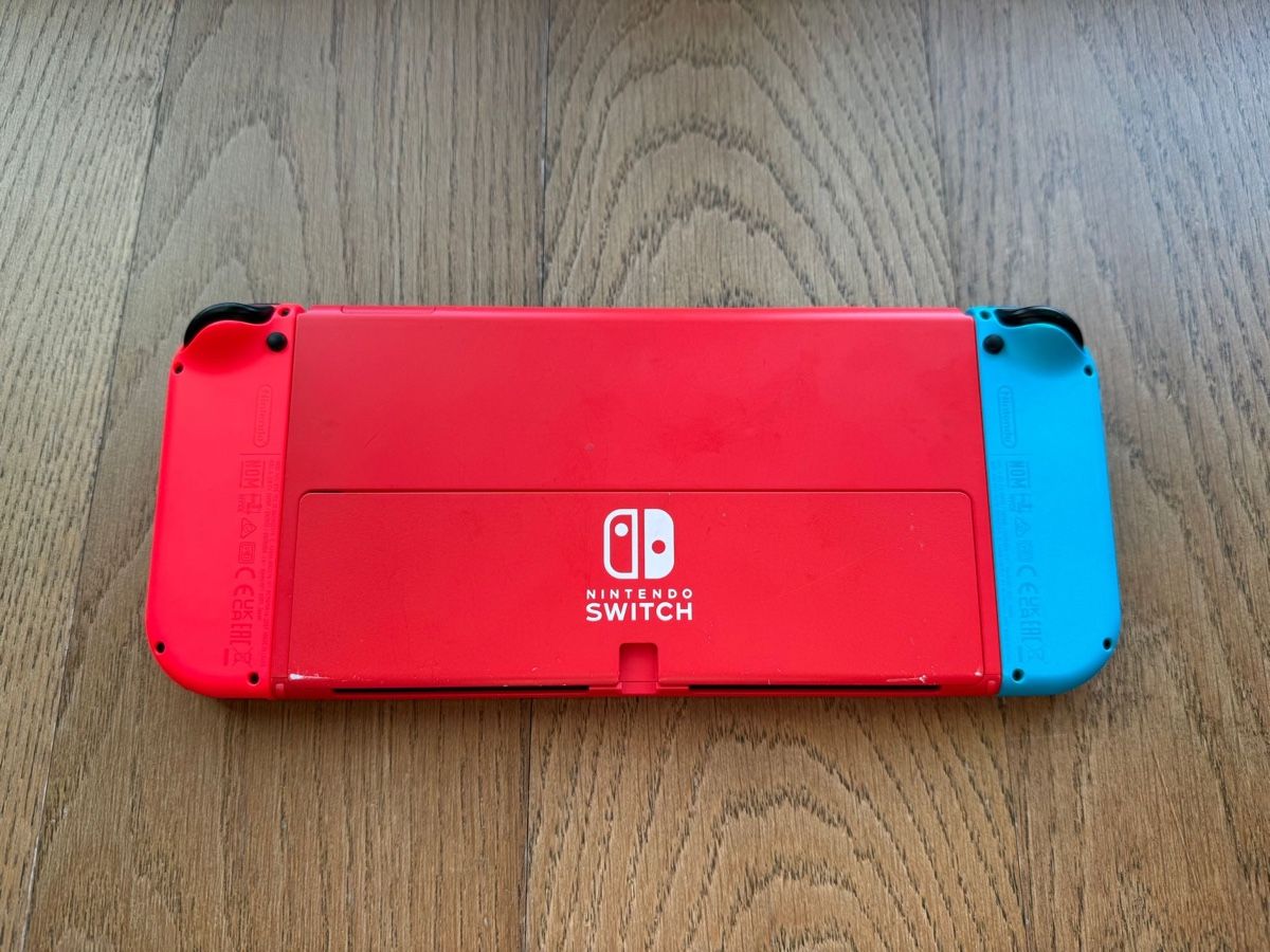 Nintendo Konsolen: Nintendo Switch OLED Konsole / guter Zustand – Gebraucht aus Läufelfingen von Seraphim13 3