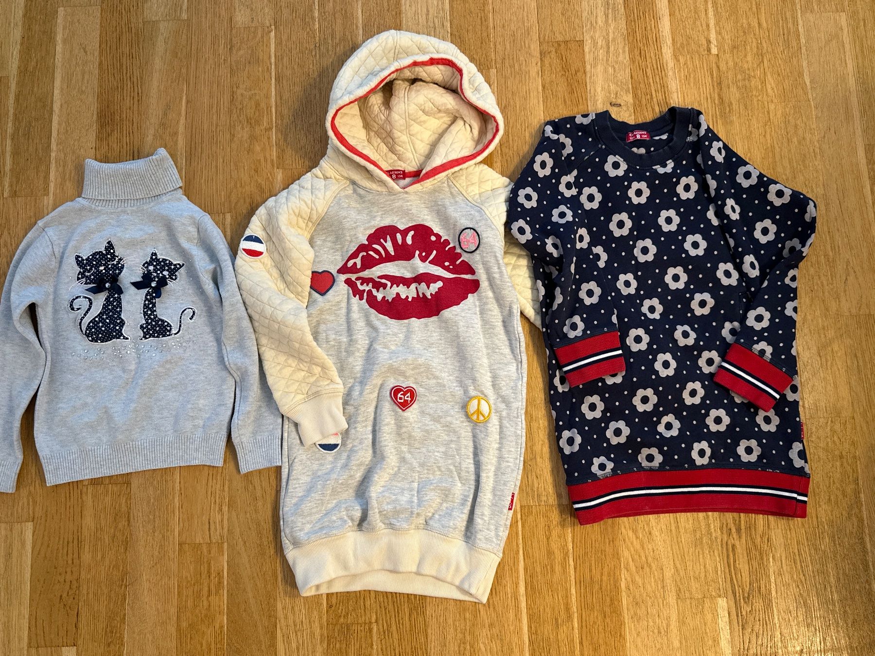 Lotti & Set di vestiti: Girls Set Gr. 128-134 – Usato da Zürich venduto da JuliaSp