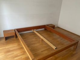 Massivholzbett Birnbaum inkl. 2 Nachttische Hüsler Nest