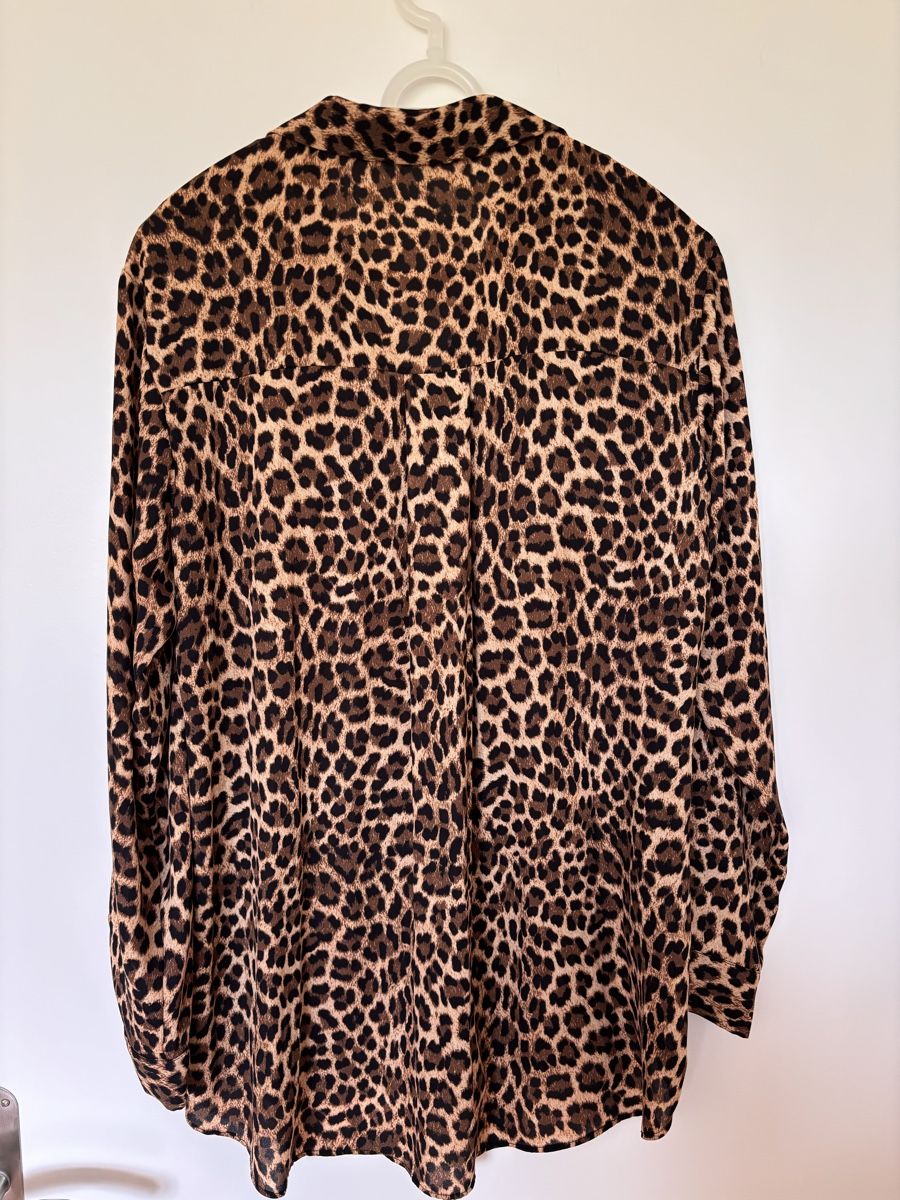 H&M Chemisiers: Damen Bluse Leo Muster Gr.L🤩 – D'occasion à Jona par ardnas04 2