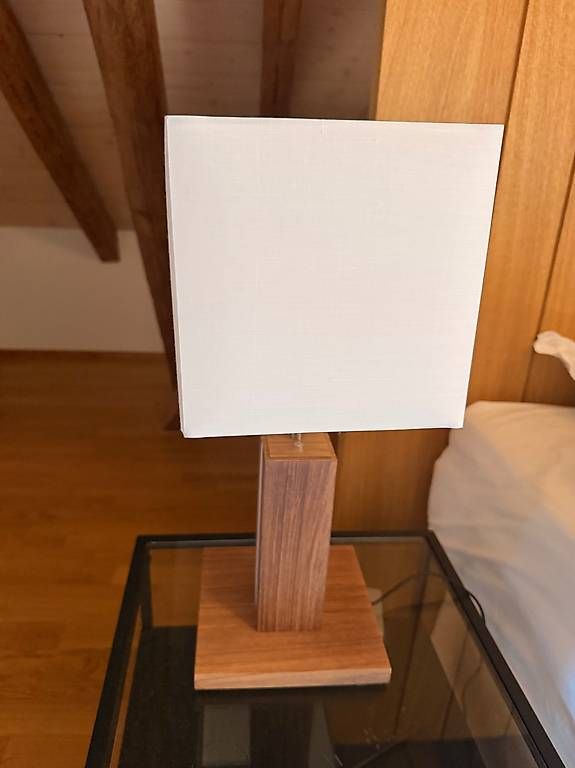 Lampes: Tischlampe mit Holzständer – D'occasion à Cham par Perihan_D 2