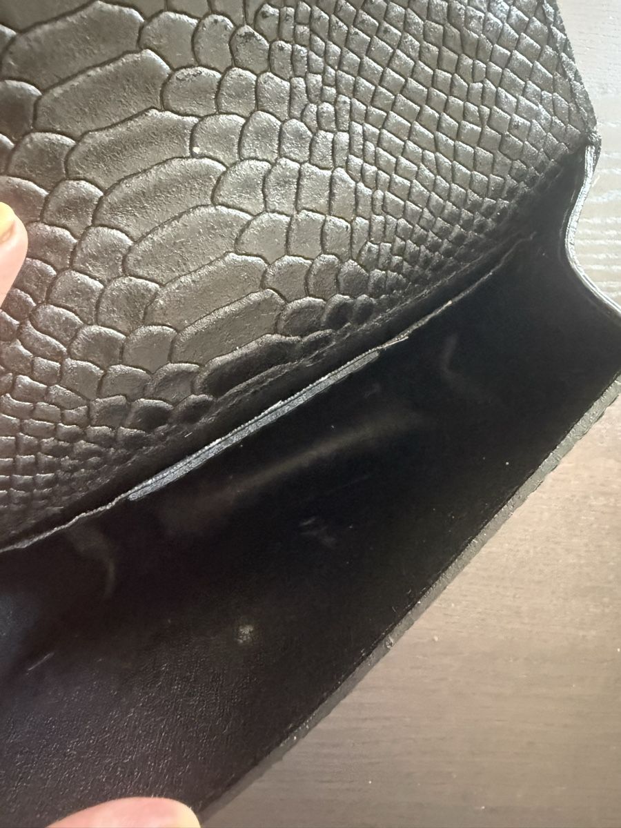 Taschen für Damen: Schwarze Umhängetasche Leder – Gebraucht aus Zürich von starbucks8 4