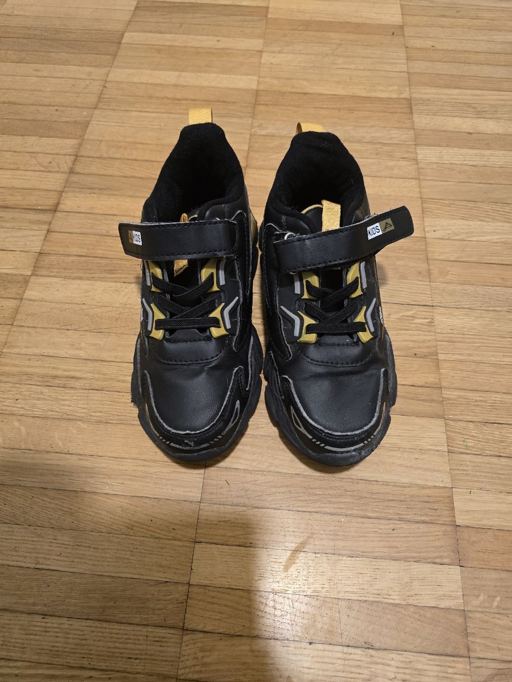 Scarpe per ragazzi: Schuh größe 22 – Usato da Oftringen venduto da sweden03 3