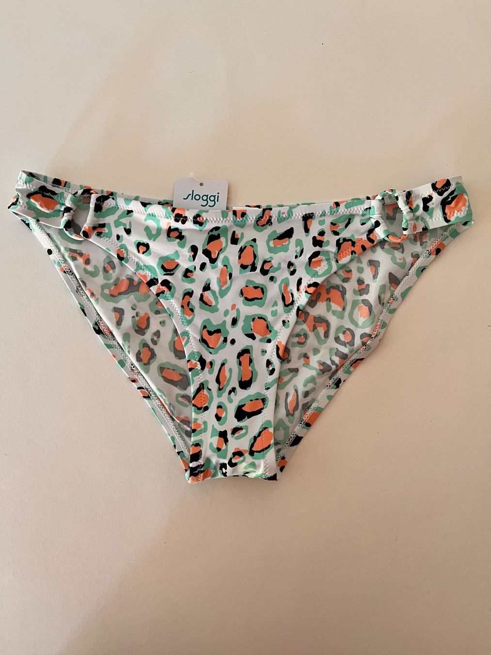 Sloggi Badekleider & Bikinis: SLOGGI, Bikini-Hose Wild Heart Mini, Grösse S, Weiss – Neu und originalverpackt aus Rudolfstetten von gst_g7xl
