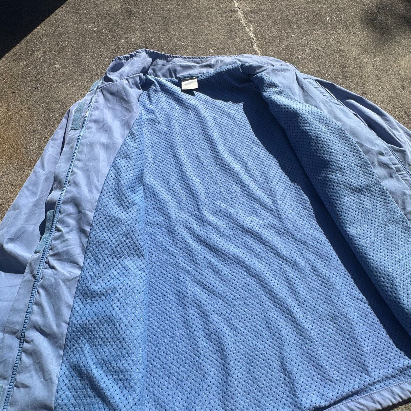 Nike Giacche: Nike vintage sky blue rain jacket – Usato da St. Gallen venduto da sourced_limited 2