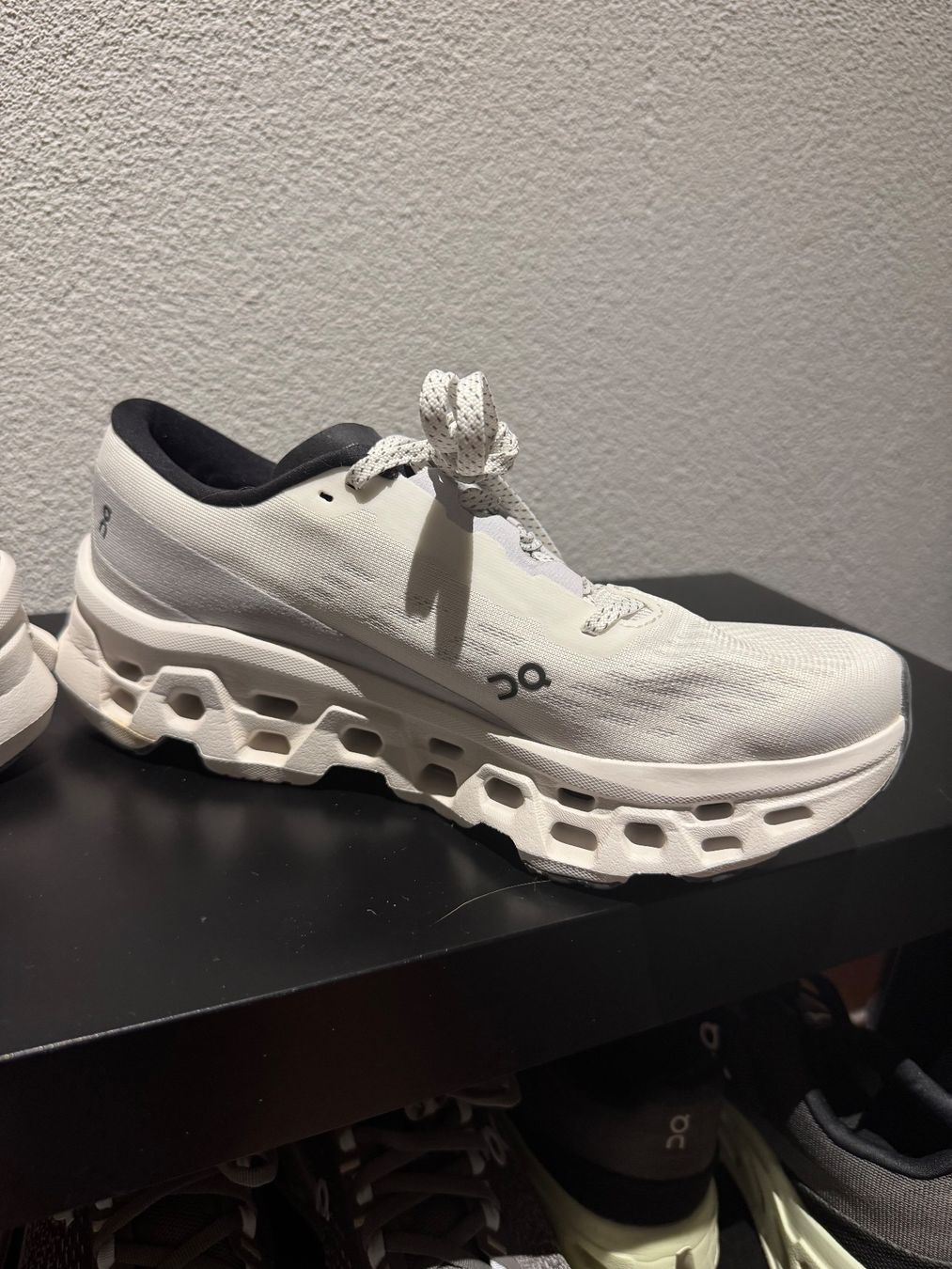 On Chaussures femmes: On Cloudmonster 3 – D'occasion à Zürich par SNovo 4