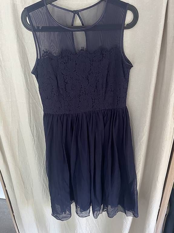 Robes: Abendkleid – D'occasion à Tumegl/Tomils par tiger358