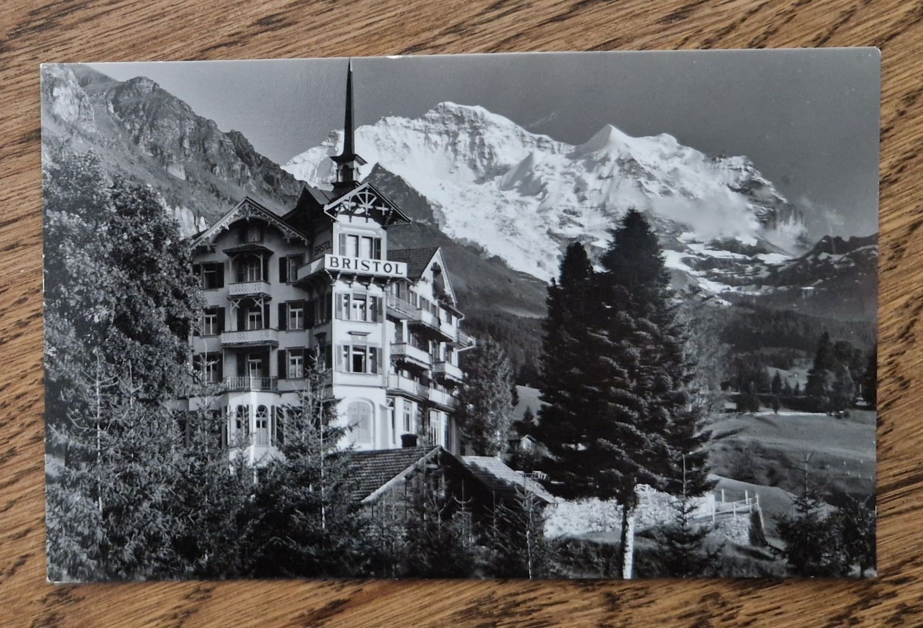 Cartoline postali: Hotel Bristol Wengen – Usato da Ebikon venduto da Donar50