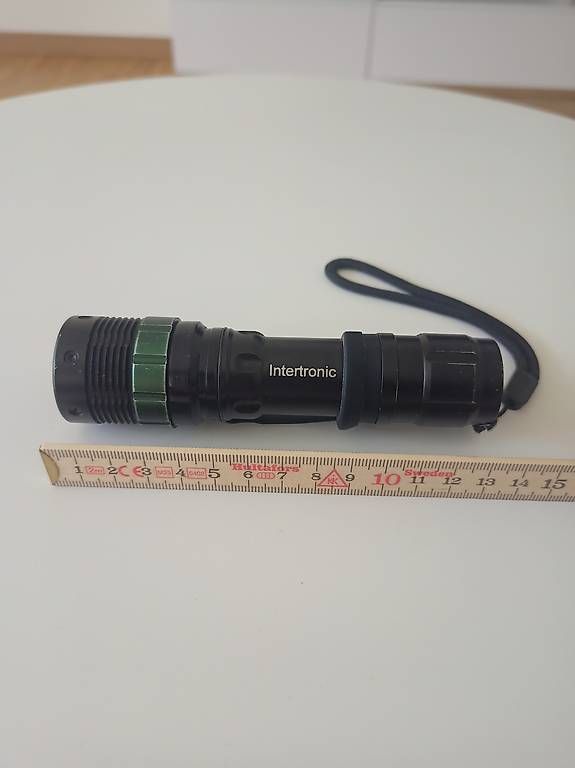 Lampes: Intertronic LED Handtaschenlampe – D'occasion à Altdorf UR par sportlife 1