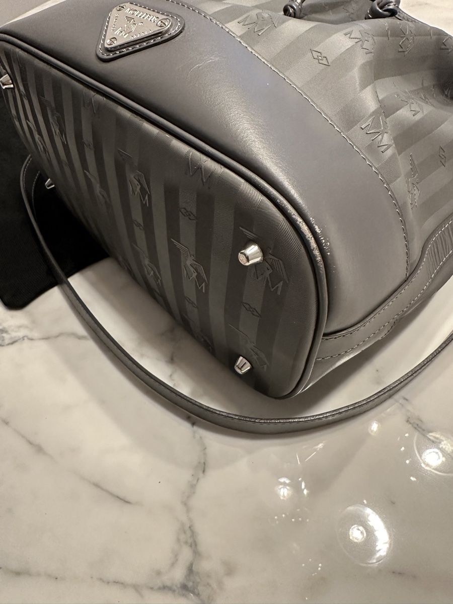 Maison Mollerus Taschen für Damen: Maison Mollerus Beuteltasche „Niesen“ – Gebraucht aus Bülach von leide_29 5