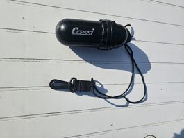 Boîtier étanche Cressi pour plongée ou activités nautiques.