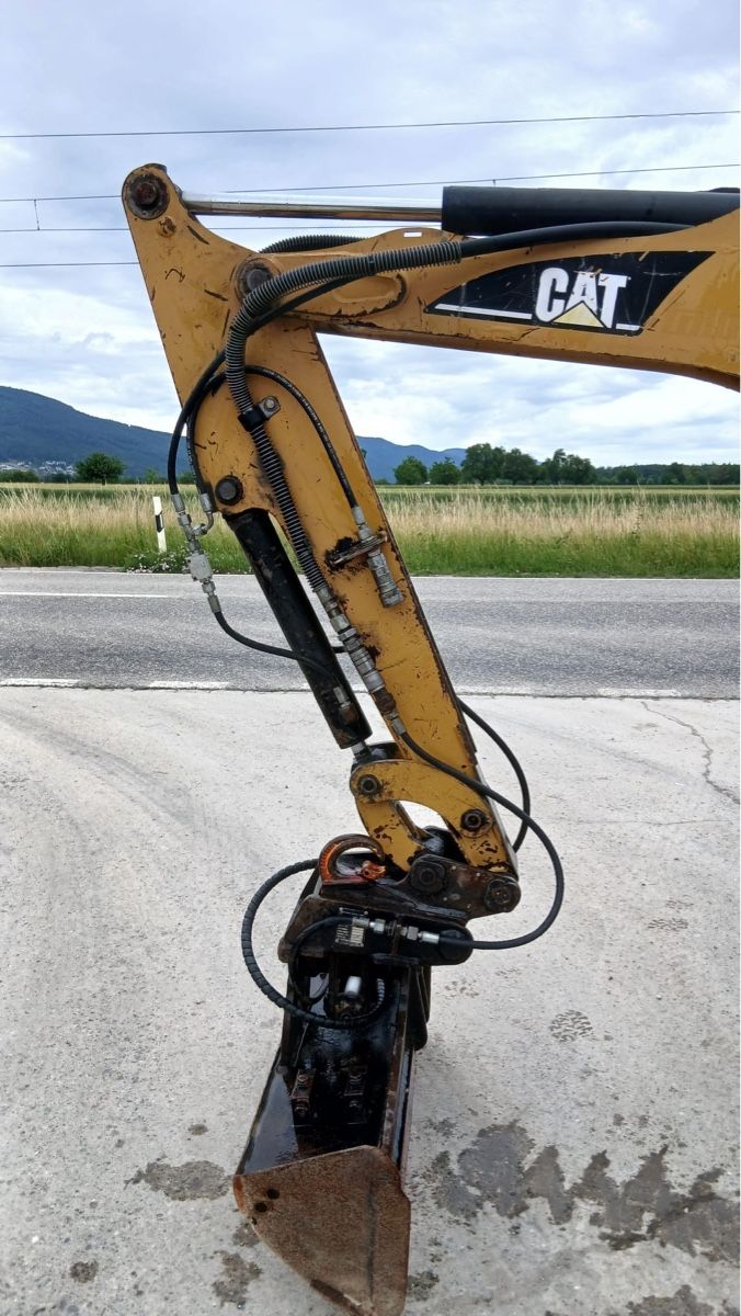 Caterpillar Escavatori: Bagger Cat 301.8 1,8 Tonnen – Usato da Niederbipp venduto da baggerch 3
