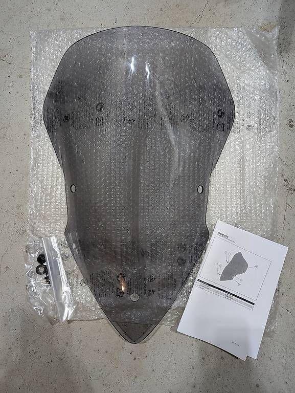 Ducati Tutti i ricambio per moto: Ducati Multistrada 1200/1260 Touring Windscreen  97180221A – Nuovo e nell'imballaggio originale da Kilchberg ZH venduto da urash