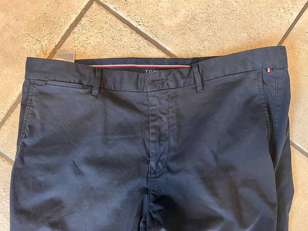 Tommy Hilfiger Pantaloni: Thommy hilfiger hose wie neu – Usato da Studen BE venduto da sch_z82c 4