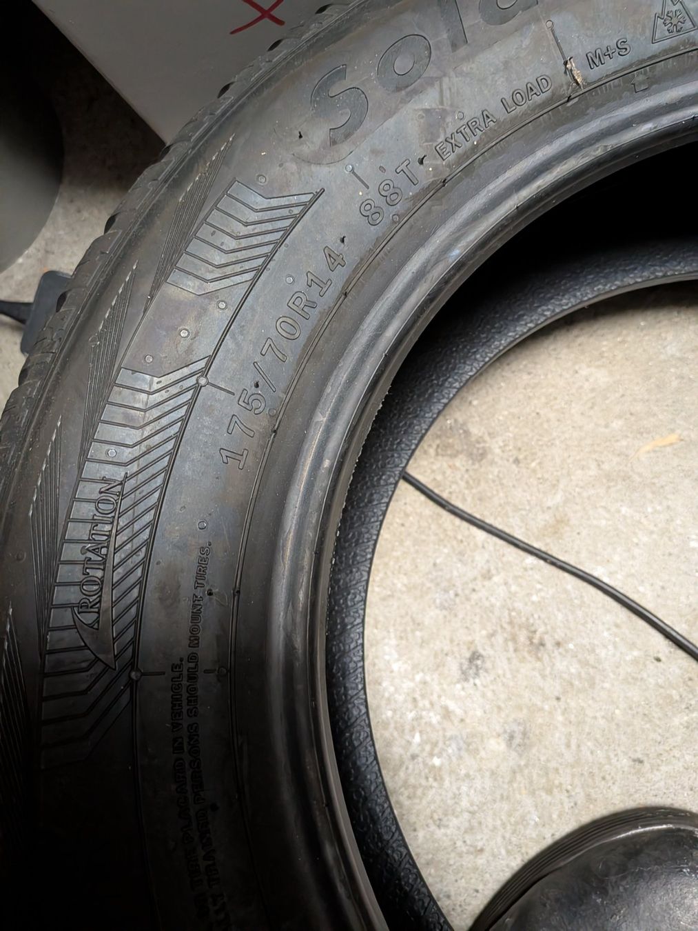 Tutti pezzi di ricambio auto: Neuwertiger Reifen 175/70/R14 – Usato da Lyss venduto da Spartan76 1