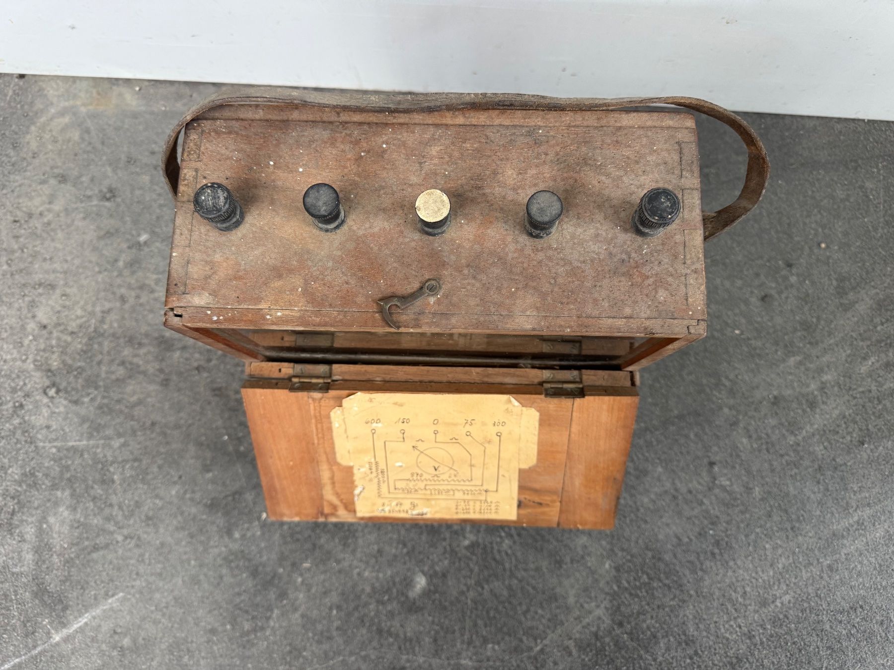 Braun Misurare: Voltmeter Messgerät Vintage Hartmann & Braun Ledertasche – Usato da Steffisburg venduto da smocky17 7