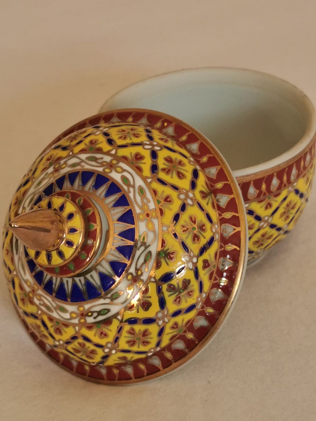 Tazze: Teetasse mit Deckel – Nuovo (secondo la descrizione) da Schlieren venduto da vlalif 1