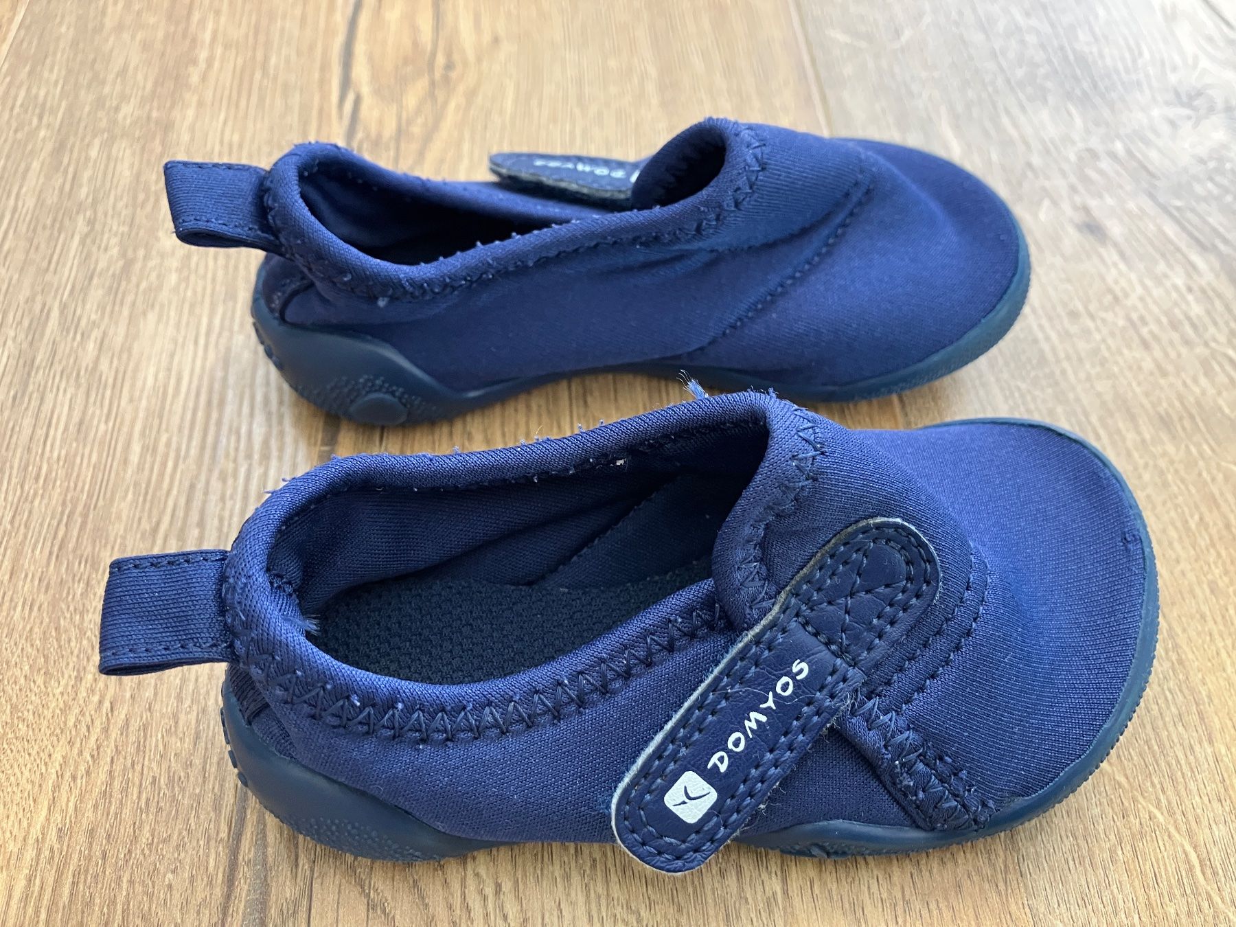 Decathlon Scarpe per ragazzi: Baby slippers shoes 21 – Usato da Brugg AG venduto da Magna3 1