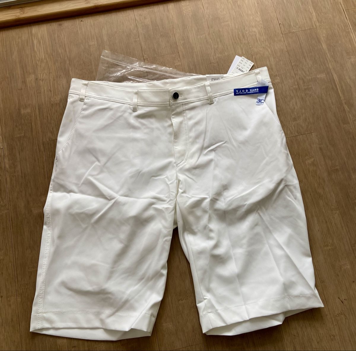 Pantaloni: Brax Golf kurze Hose 56 – Usato da Horgen venduto da smlecnik78