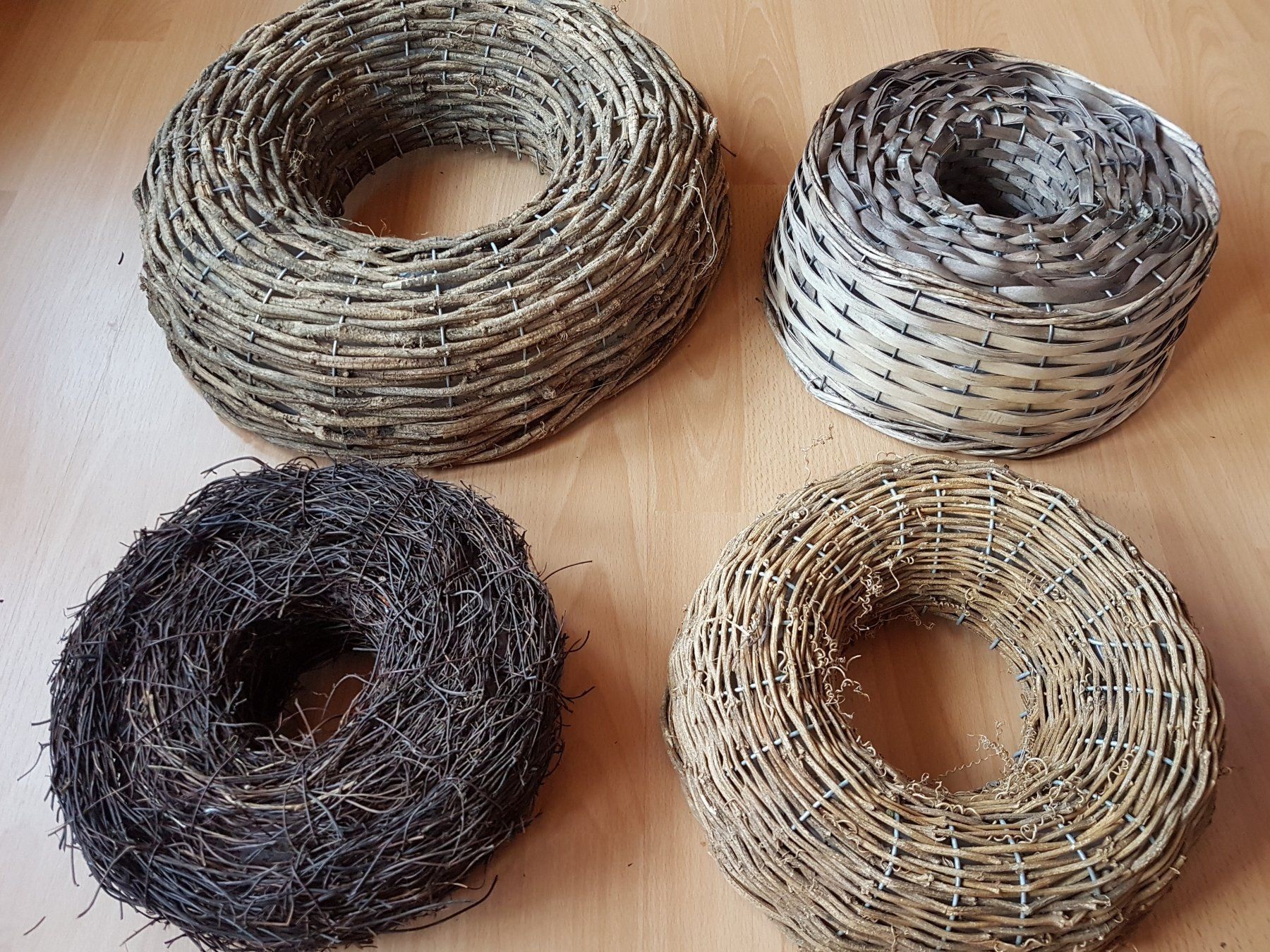 Vasi per fiori: 4 PFLANKÖRBE RING – Usato da Sax venduto da prinzenrollen 1
