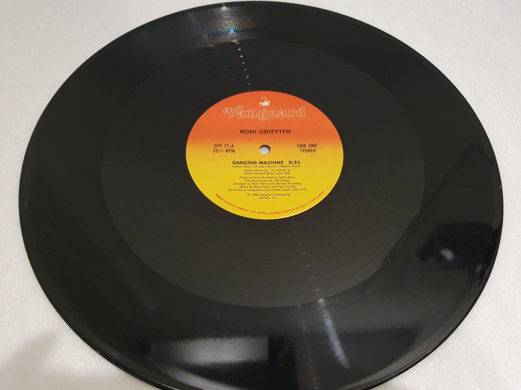 Dischi in vinile: Roni Griffith – Dancing Machine (Maxi, Synth-pop, Disco) – Usato da Uster venduto da Vinyl-Leidenschaft 2