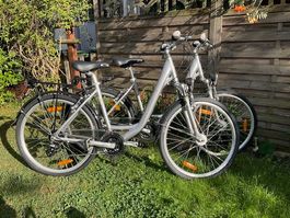 2 Alu-Velos, Federgabel, 16 Gänge, Nabendynamo, neuwertig