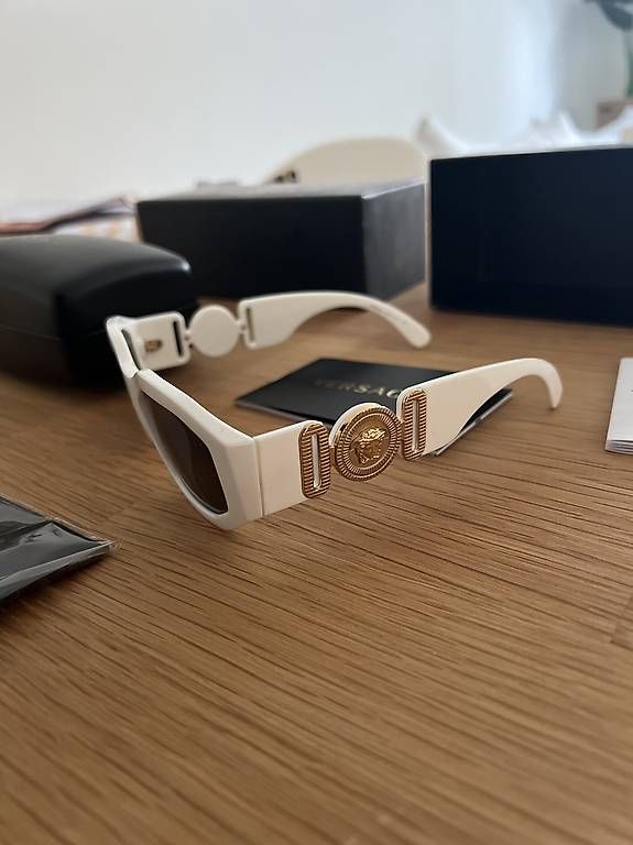 Occhiali & Lenti: Versace Sonnenbrille – Usato da Zürich venduto da SEri_5H 1