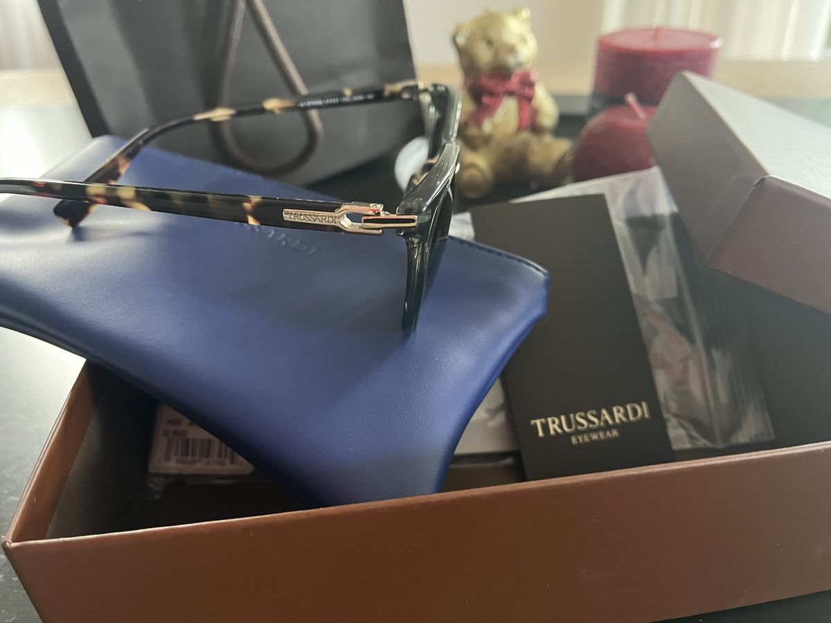 Occhiali & Lenti: Trussardi - trendy Sonnenbrille – Usato da Seuzach venduto da 1Tazzinarossa