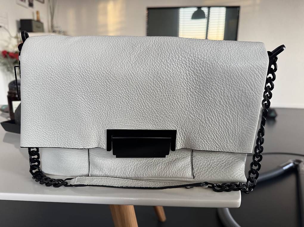 Calvin Klein Taschen für Damen: Calvin Klein Tasche – Gebraucht aus Zürich von danamihaela12