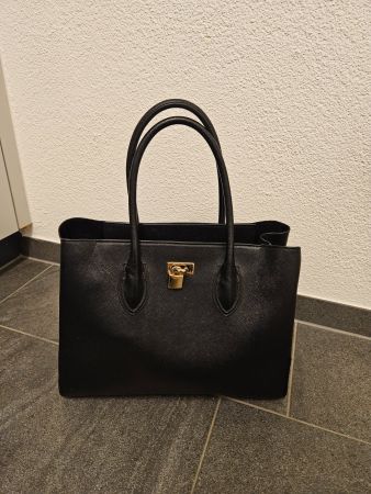 Elegante schwarze Handtasche von H&M