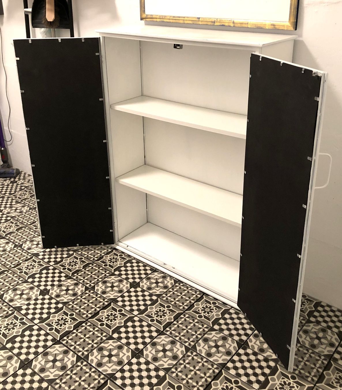 Armoires: Spiegelschrank-Kommode – D'occasion à Rüti ZH par Jasna89 1