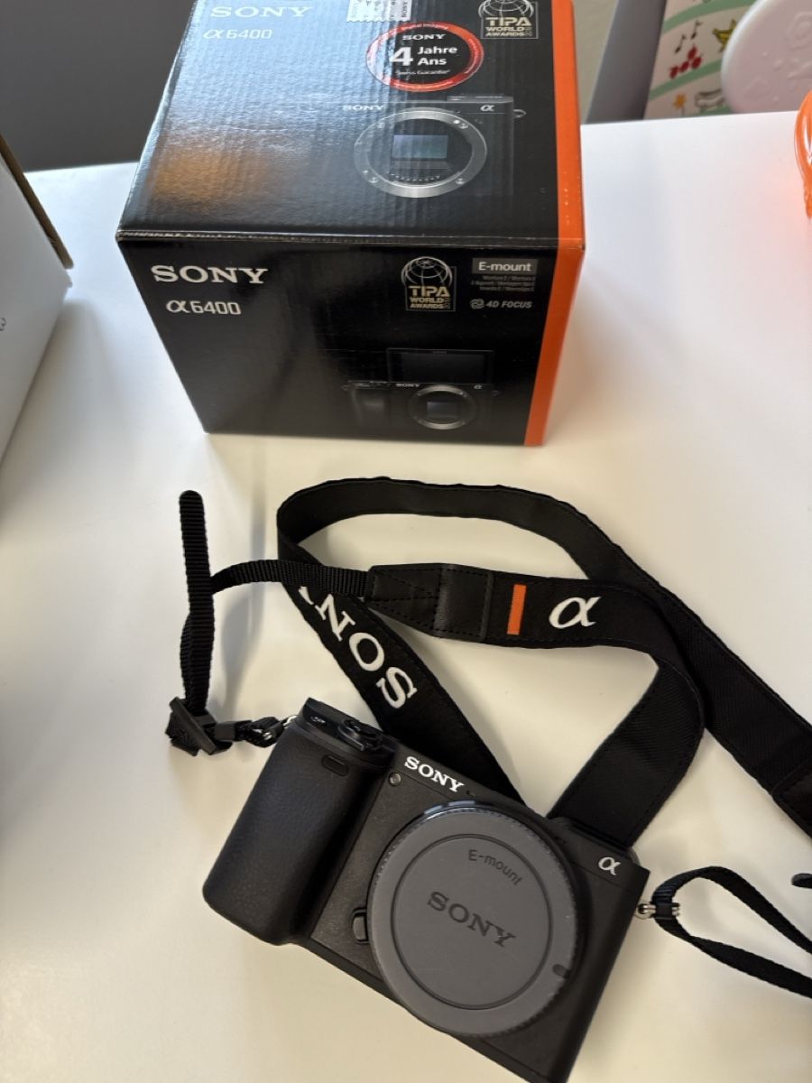 Sony Fotocamera: Sony A6400- 4 Objektive, 3 Akkus, Filter, Buch – Nuovo (secondo la descrizione) da Aadorf venduto da MorgentalerA-town 2