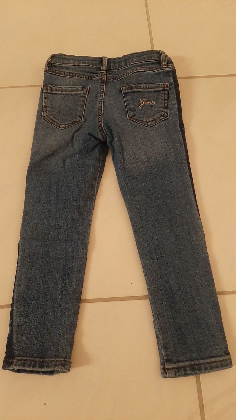 Guess Pantaloni: K..110) Mädchen Hose Guess Gr.4 / 104 – Usato da Rickenbach b. Wil venduto da Sunshine224 1