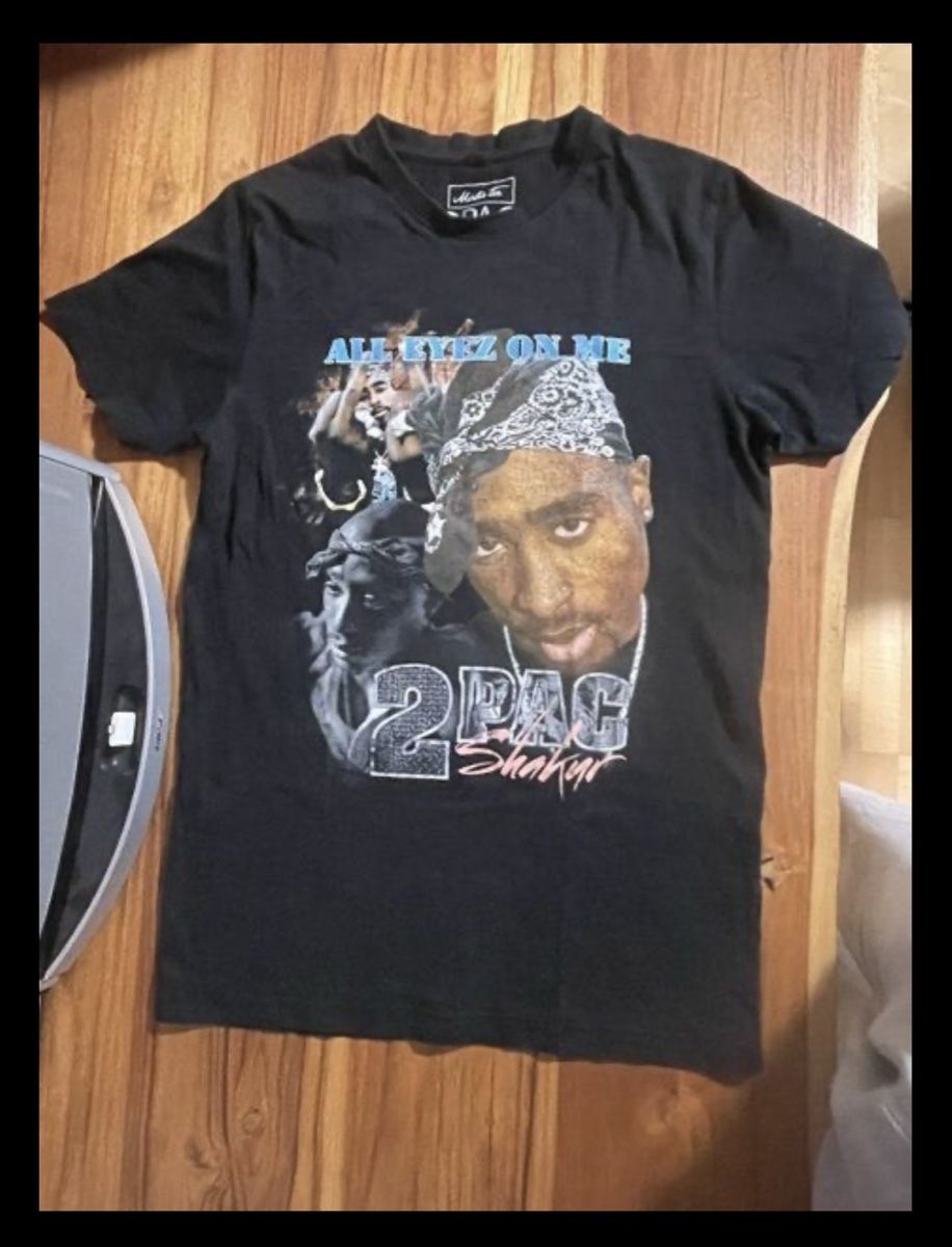 T-shirt: Tupac T-Shirt – Usato da Münchenbuchsee venduto da nia_w9q5 1