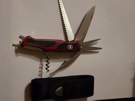 Victorinox Messer Gross mit Schere und Étui